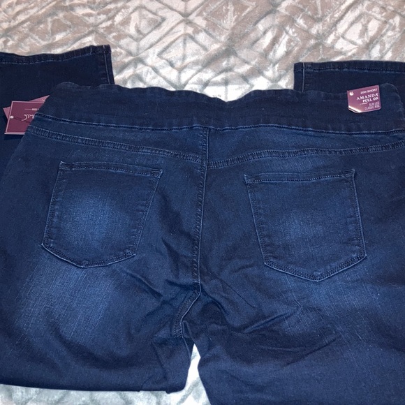 NWT Gloria Vanderbilt 20w Short pull on jeans - Picture 6 of 7